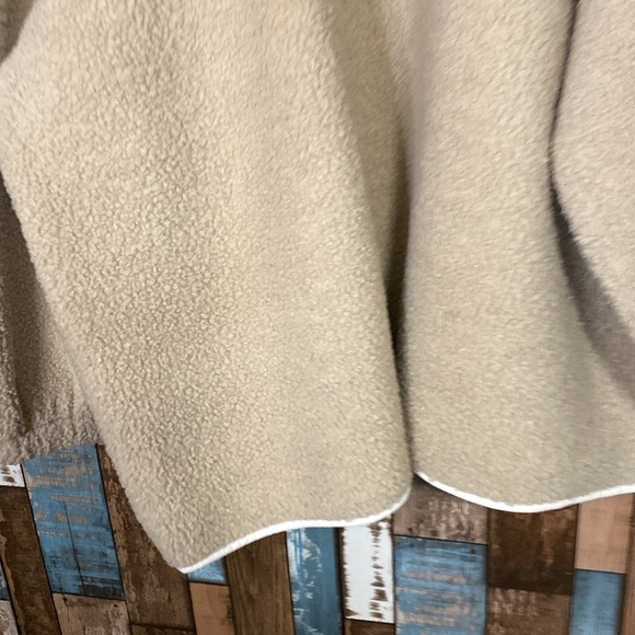 Universal thread teary bear neon green detail jacket - Picture 14 of 16